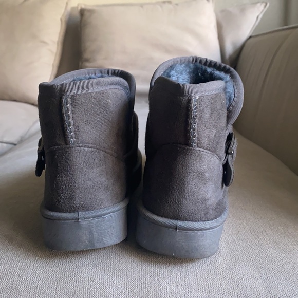 Gray boots - Picture 4 of 6